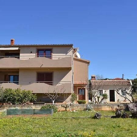 T&t Sea View Apartment, Balcony, Barbecue, Parking Zara