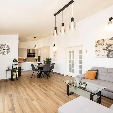 T&t Sea View Apartment, Balcony, Barbecue, Parking Zadar