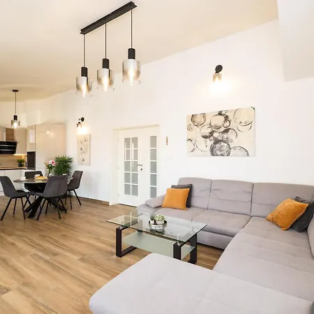 Lägenhet T&t Sea View Apartment, Balcony, Barbecue, Parking Zadar
