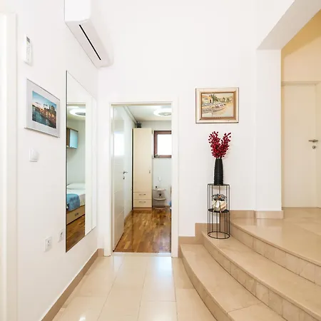T&t Sea View Apartment, Balcony, Barbecue, Parking Zadar